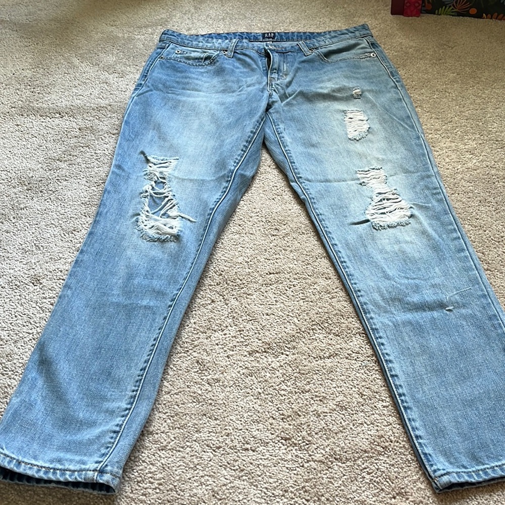 Gap 27R sexy boyfriend holey jeans